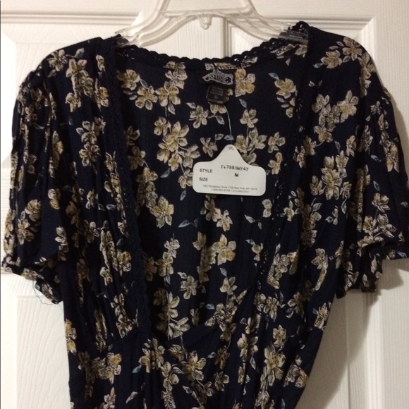 Angie Split Sleeve Wrap Maxi Dress NWT - Picture 4 of 6